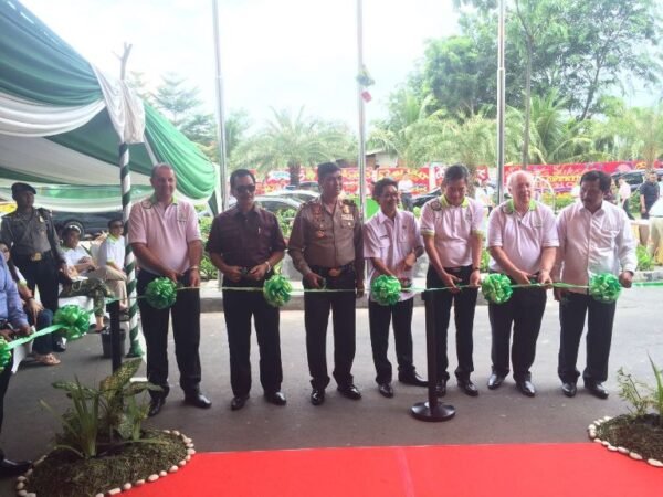 Penjabat Gubernur Kepri Nuryanto Resmikan Zest Hotel Internasional