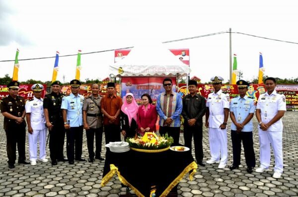 Apri Sujadi Hadiri Upacara Peringatan HUT POLDA Kepri ke 11
