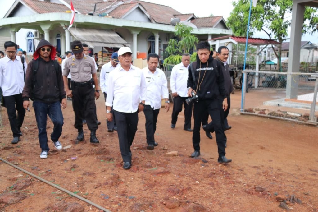 Dalmasri Tinjau Korban Puting Beliung di Desa Kelong dan Air Glubi