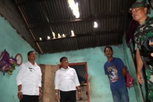 Dalmasri Tinjau Korban Puting Beliung di Desa Kelong dan Air Glubi