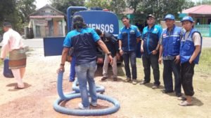 Tagana dan Katar Tanjungpinang Bagi-Bagi Air Bersih