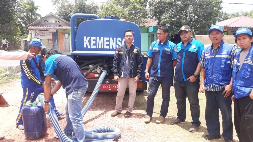 Tagana dan Katar Tanjungpinang Bagi-Bagi Air Bersih