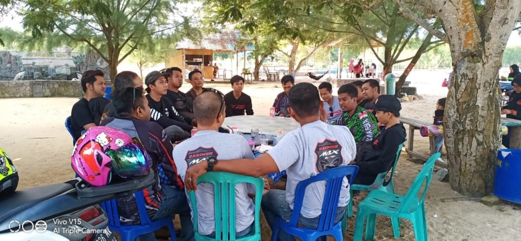 Karimun Max Owner Gelar Halal bi Halal di Pantai Ketam