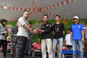 Polres Tanjungpinang Tanam Ratusan Pohon di Pulau Penyengat