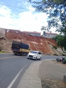 Tembok Penahan Tebing Garut Roboh Pascagempa M 4,9