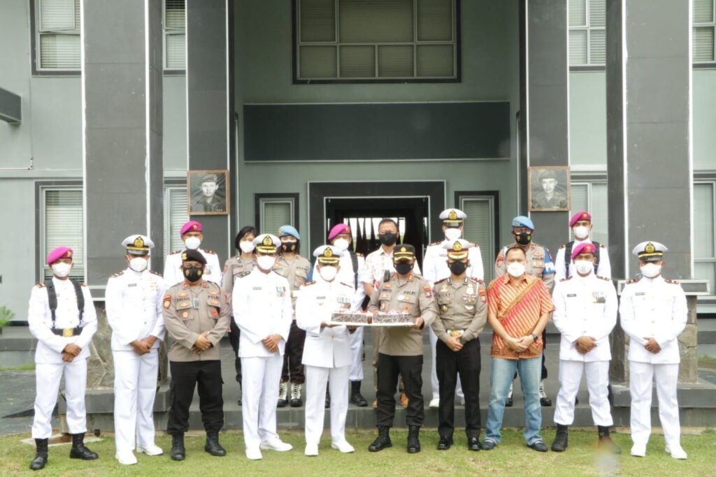 Wakapolresta Barelang Beri Kejutan Untuk Batalyon Infanteri Marinir 10/SBY