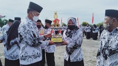 Bupati Natuna Wan Siswandi Pimpin Upacara Hari Guru ke 76