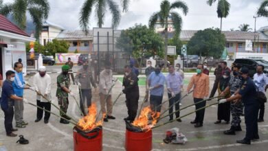 Bupati dan Wakil Bupati Natuna Eksekusi BB Tindak Pidana Umum di Kajari Natuna