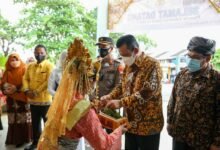 Sukseskan Vaksinasi Nasional, Gubernur Kepri Apresiasi IWAPI dan Polri