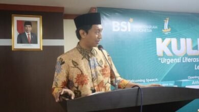 M. Arief Rosyid Hasan Rangkul Milenial Jadi Sahabat Bank Syariah