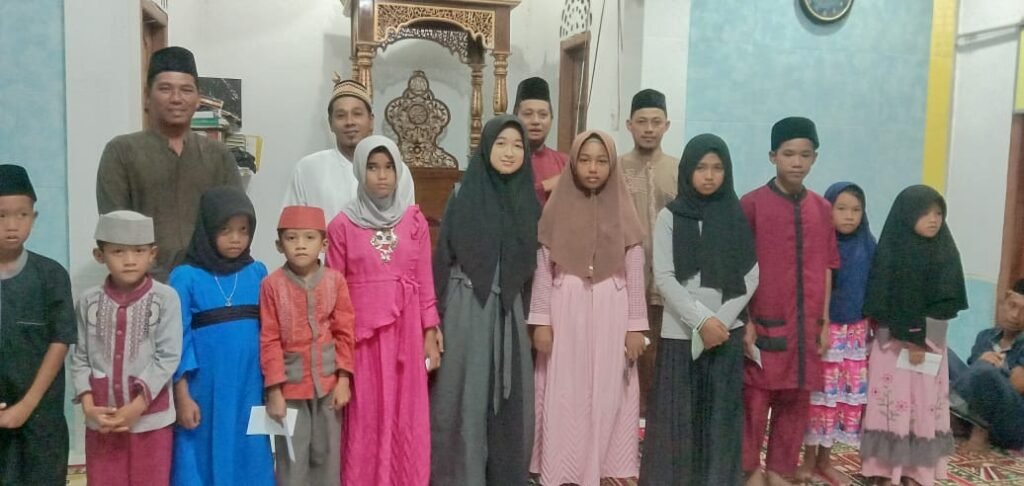 Surau Nurul Huda Desa Sepempang Air Danau Santuni 21 Anak Yatim