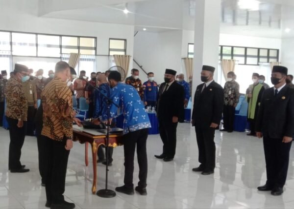 Wan Siswandi Lantik 3 Pejabat Tinggi Pratama, Berikut Namanya