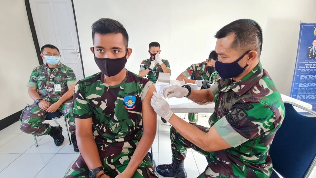 134 Personel Lanud Raden Sadjad Disuntik Vaksin Booster