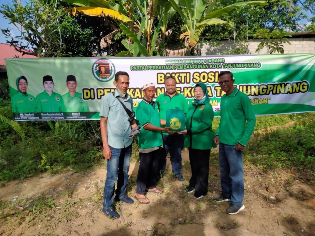 HUT ke 49 Tahun, PPP Tanjungpinang Baksos di Tempat Pemakaman Umum