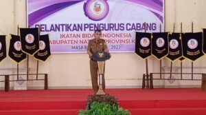 Bupati Natuna, Wan Siswandi, Menyampaikan Sambutan Saat Pelantikan Pengurus Cabang IBI Natuna