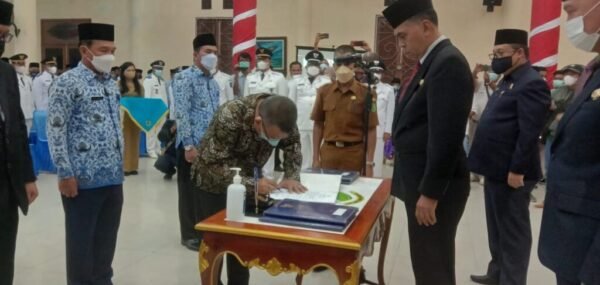 Lantik 380 Pejabat, Wan Siswandi Jalankan Amanah Ini Sebaik-baiknya