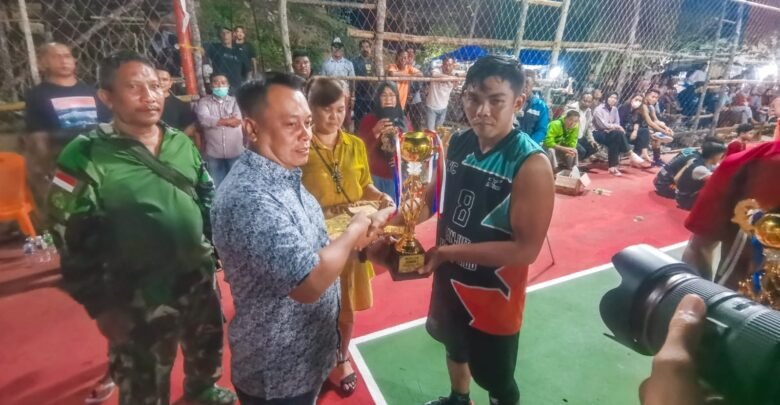 Bupati Lingga M Nizar Tutup Tunamen Voli Imlek Cup III