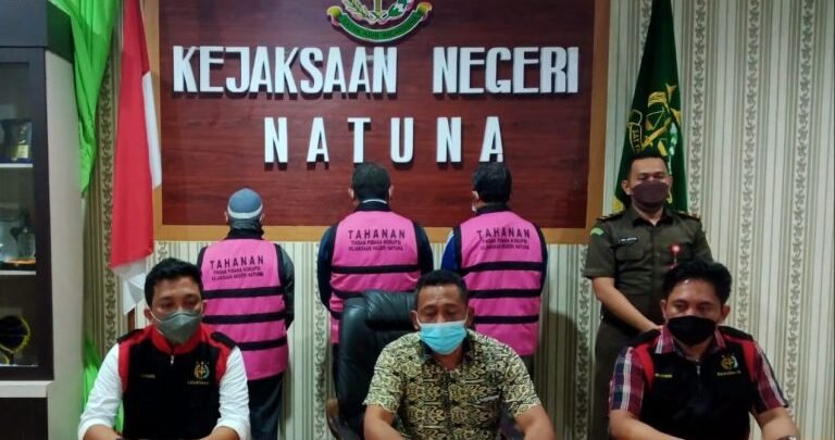 Kades dan 2 Orang Staf Desa Ditahan