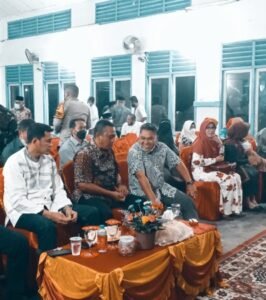 Marzuki S.H, Saat Menghadiri Persmian Jalan di Aula Gedung Camat Bunguran Barat 