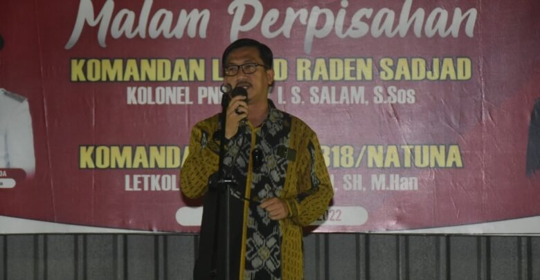 Sekda Natuna, Boy Wijanarko Saat Memberikan Sambutan Pada Malam Perpisahan Danlanud RSA dan Dandim 0813