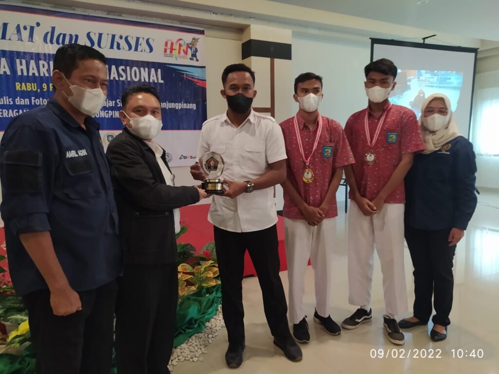 SMA Negeri 2 Tanjungpinang Raih Piala Bergilir PWI Tanjungpinang