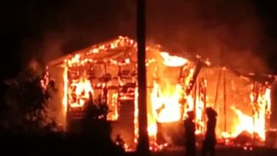 Sijago Merah Melalap Rumah Fauzi (40) Warga Hutan Tebal Desa Tanjung