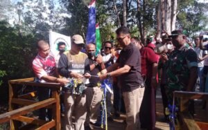 Wan Siswandi, Memotong Pita Peresmian Taman Wisata Mangrove Pering