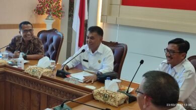 Bupati Natuna kunjungan Dari Tim Resort Adiwana Jelita Sejuba Natuna di Ruang Rapat Kantor Bupati
