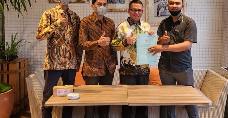 Ketua Umum HIPKI, Ady Indra Pawennari