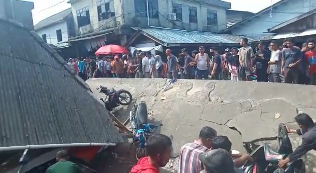Pasar KUD Ambruk