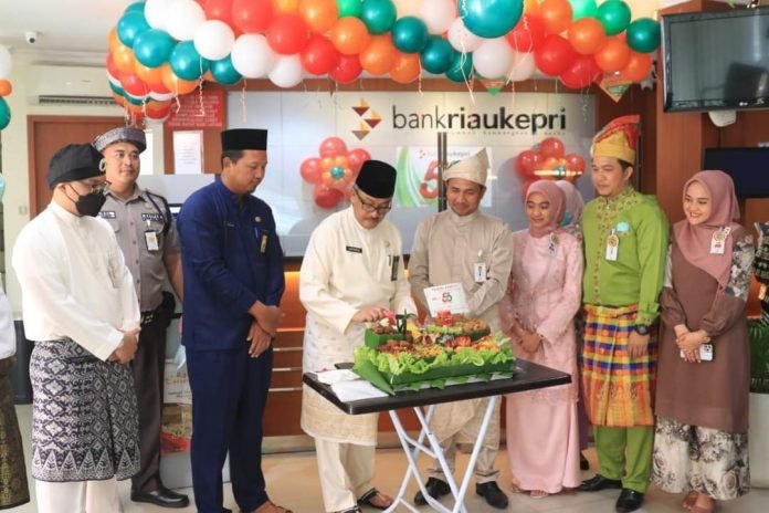 HUT Bank Riau Kepri ke-56, Jefridin Berharap Pertumbuhan Ekonomi Semakin Meningkat