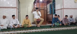 Bupati Natuna Saat Menyampaikan Tausyiah Pada Acara Muhibbah Ramadhan di Desa Sabang Mawang Masjid Al-Bayan