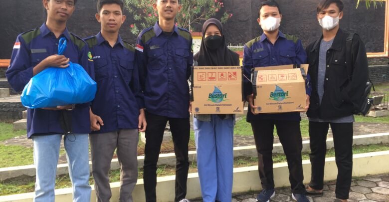 HMKD Kota Tanjungpinang-Bintan Berbagi Takjil di Tugu Proklamasi