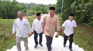 Ziarah Kubur ke Makam Raja Isa Nongsa