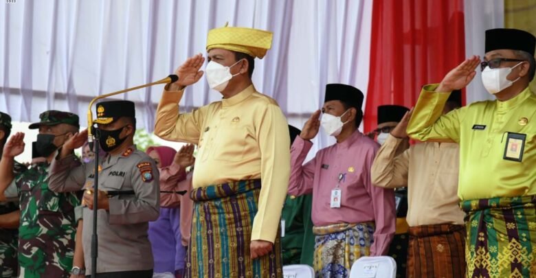 Ansar Ahmad Pimpin Upacara Hardiknas Tingkat Provinsi Kepri di Batam