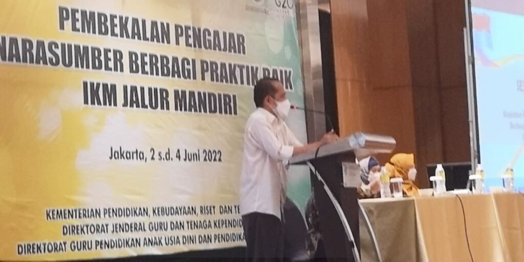 Direktur Guru Pendidikan Dasar Kemendikbud ristek, Dr. Drs. Rachmadi Widdiharto, MA