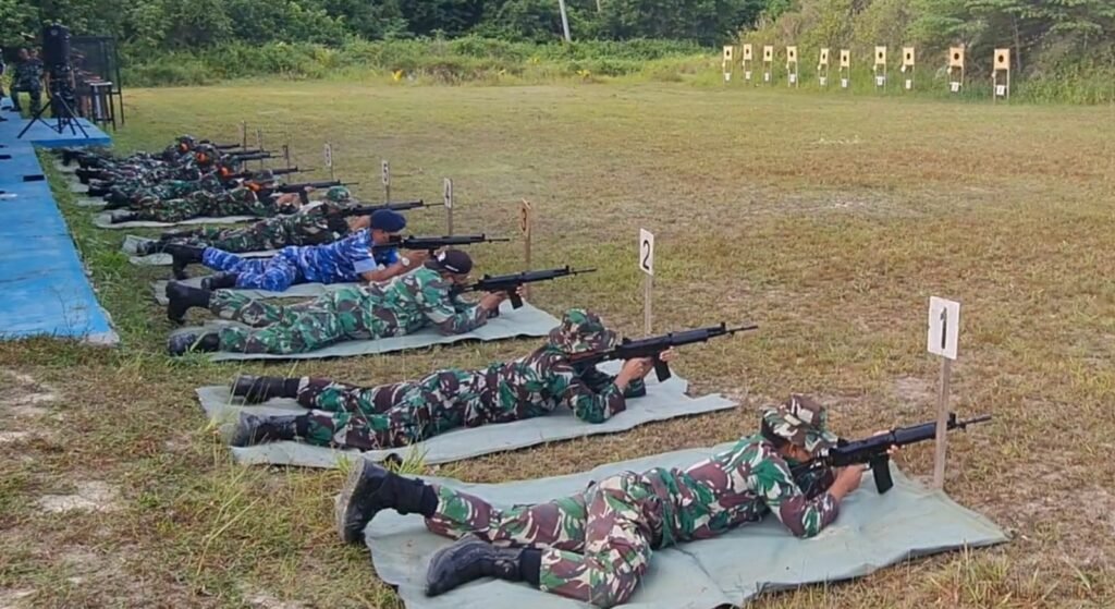 Personel Lanud RSA Terus Berlatih Menembak