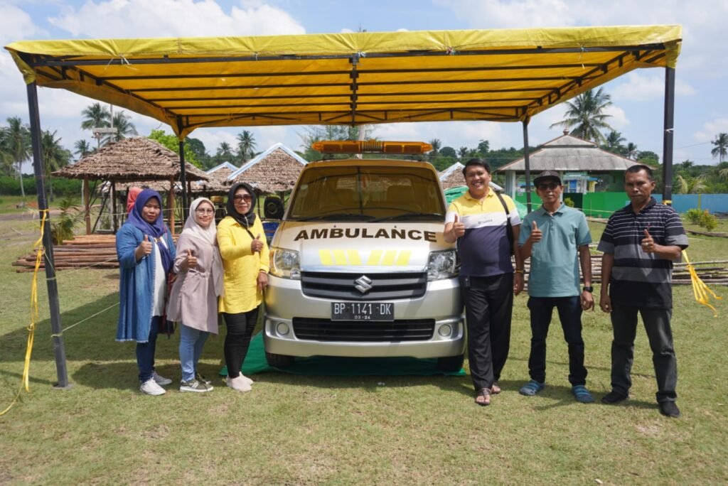 Familly Gathring, Fathir Serahkan Bantuan Ambulance Untuk Masyarakat Tanjungpinang