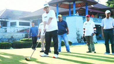 Gubernur Kepri Ansar Ahmad Buka Turnamen Golf Gubernur Cup 2022