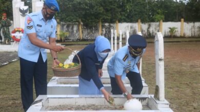 Danlanud RSA Pimpin Ziarah Hari Bakti TNI AU ke 75 di TMP Ranai