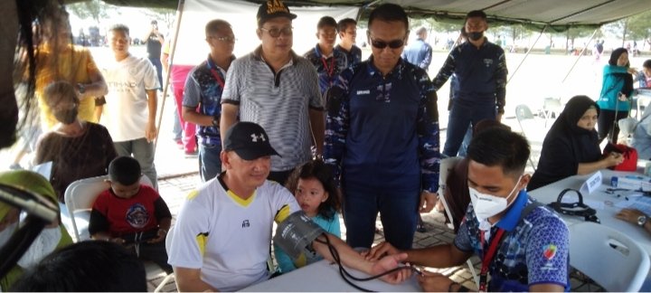 Wabup Natuna Rodhial Huda, Cek Kesehatan pada Hari Bakti TNI-AU ke-75 di Pantai Piwang Ranai