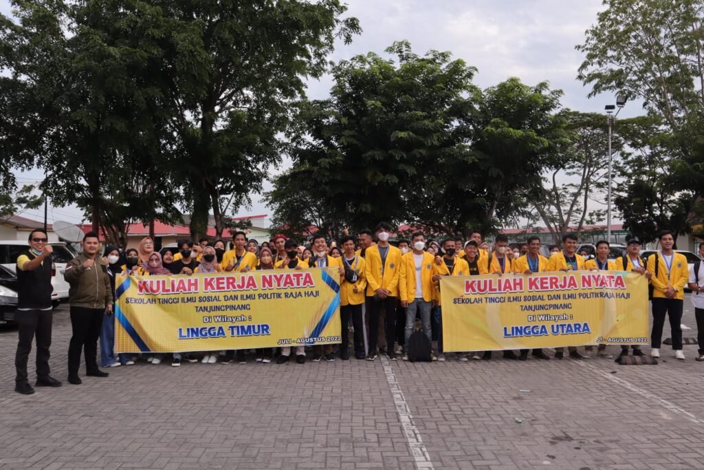 MV Lintas Kepri Bawa Rombongan Mahasiswa KKN STISIPOL Raja Haji Ke Lingga