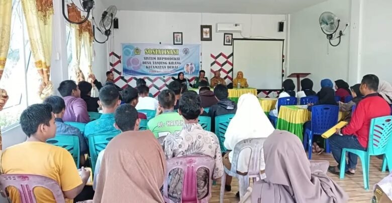 Sosialisasi Sistem Reproduksi di Desa Tanjung Kilang