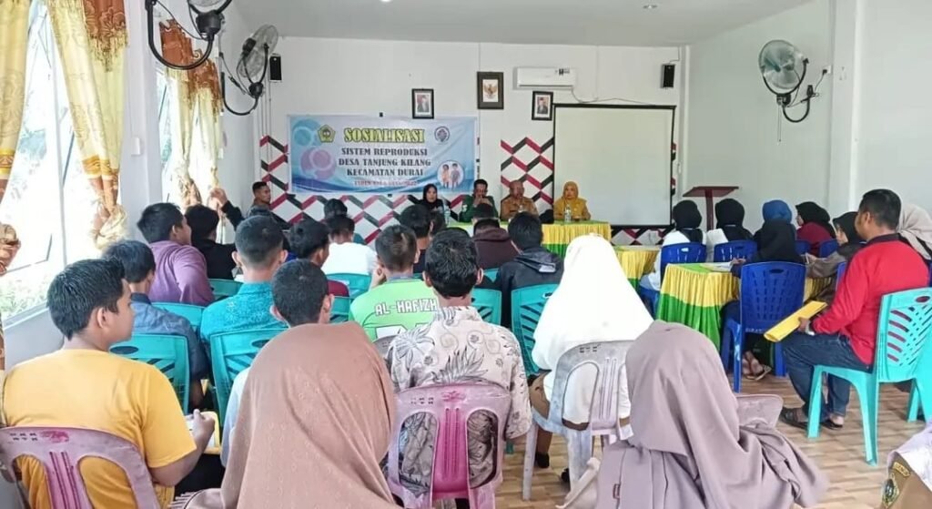 Sosialisasi Sistem Reproduksi di Desa Tanjung Kilang