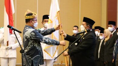 Arif Satria Lantik Ansar Ahmad Sebagai Ketua Majelis Pengurus Orwil ICMI Kepri 2022-2027
