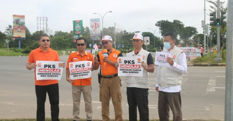 Aksi Flasbmob PKS Tolak Kenaikan Harga BBM Bentuk Koalisi Kerakyatan
