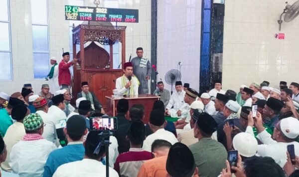 Ribuan Masyarakat Hadiri Tabligh Akbar UAS di Masjid Ibnu Salim Ranai Darat