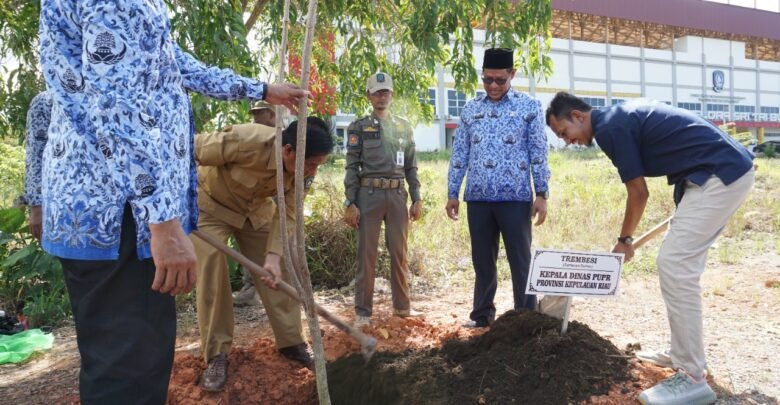 Agenda penanaman bibit pohon oleh PT Angkasa Pura II