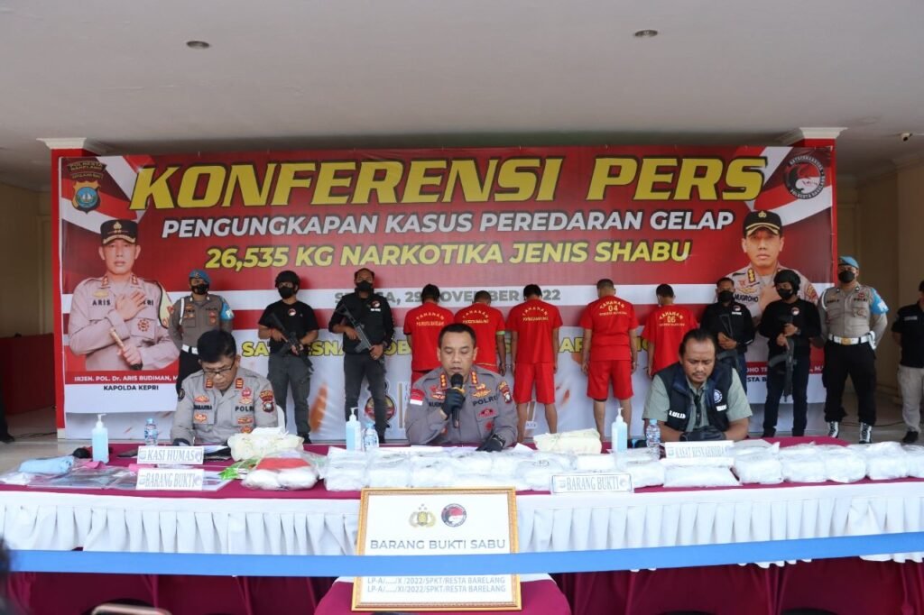Kapolresta Barelang menggelar Konferensi Pers di Lobby Mapolresta Barelang. Selasa (29/11/2022).