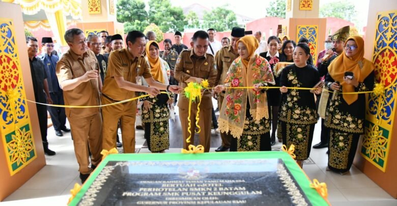 Siswa-Siswi SMK Negeri 2 Batam Sumringah Sekolahnya Dikunjungi Gubernur